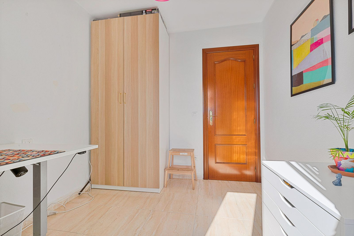 3 Bedroom Middle Floor Apartment For Sale Fuengirola