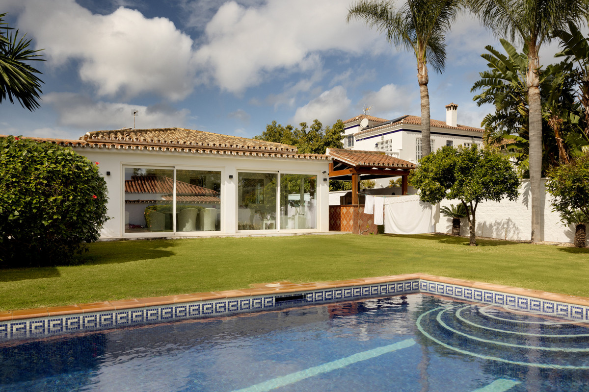 Detached Villa for sale in San Pedro de Alcántara R4671790