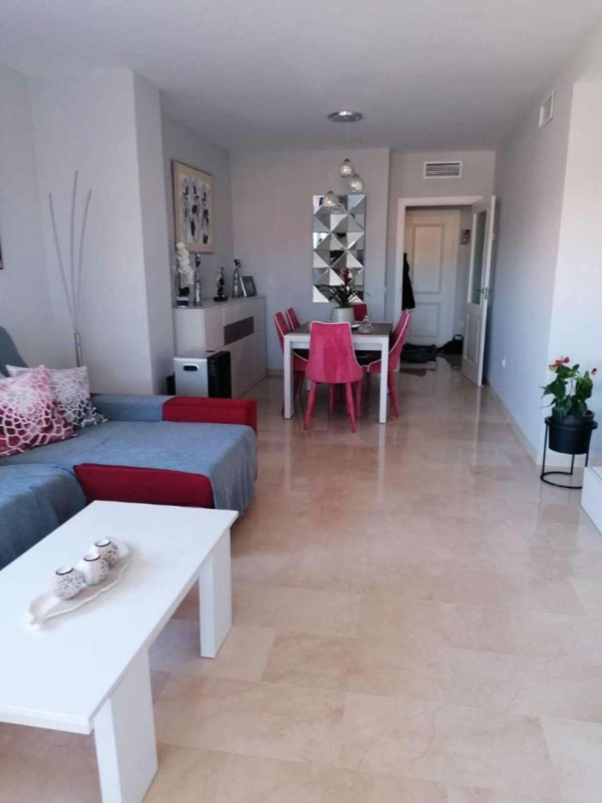 2 Bedroom Middle Floor Apartment For Sale Manilva, Costa del Sol - HP4345819