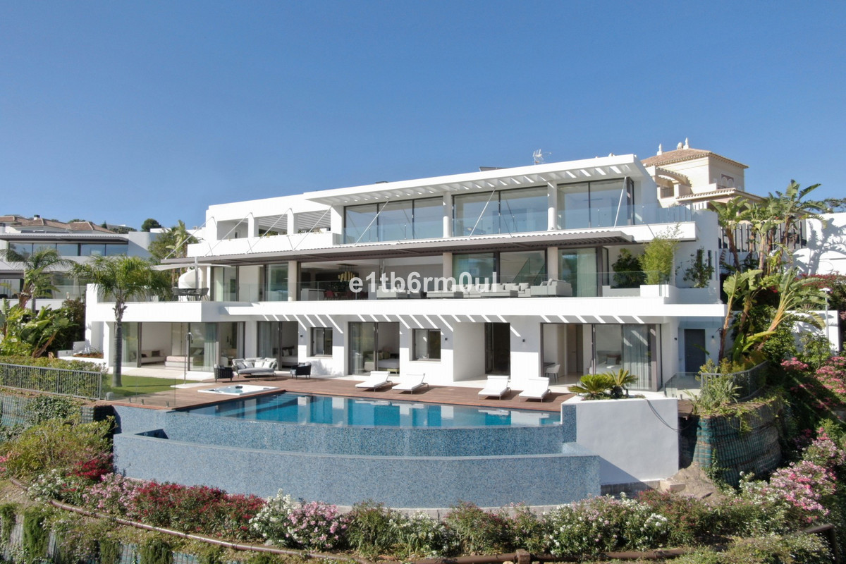 Detached Villa for sale in La Quinta, Costa del Sol