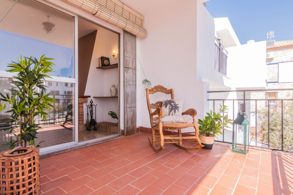 8 bedroom Villa For Sale in Puerto de la Torre, Málaga - thumb 1