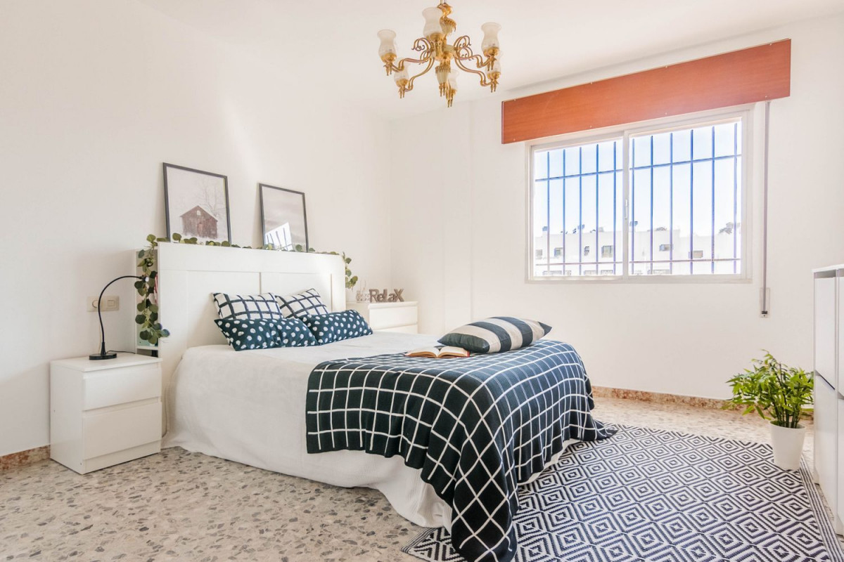 8 bedroom Villa For Sale in Puerto de la Torre, Málaga - thumb 22