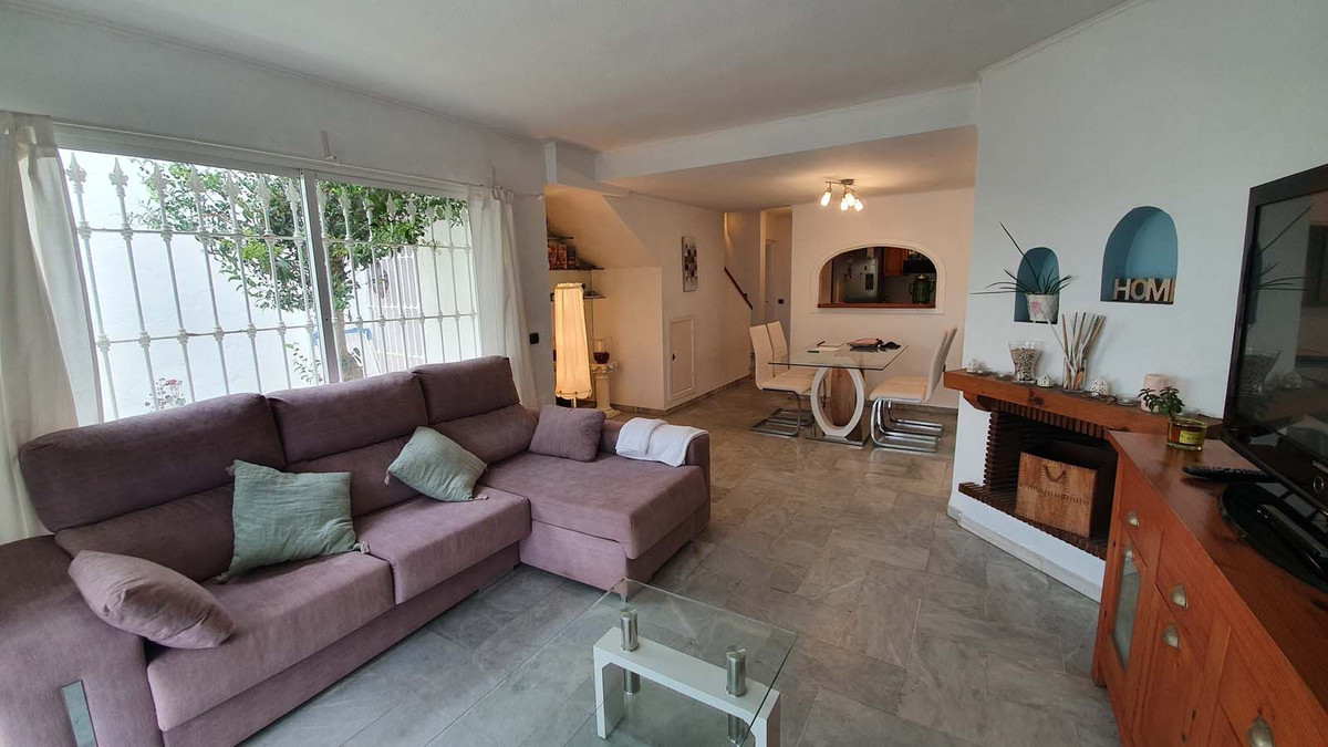 3 bedroom Villa For Sale in Benalmadena Costa, Málaga - thumb 5