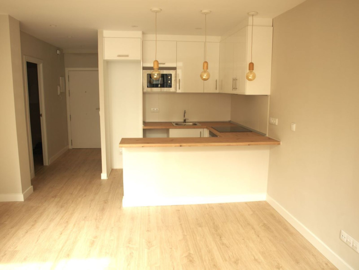 2 Bedroom Middle Floor Apartment For Sale Fuengirola, Costa del Sol - HP4690774