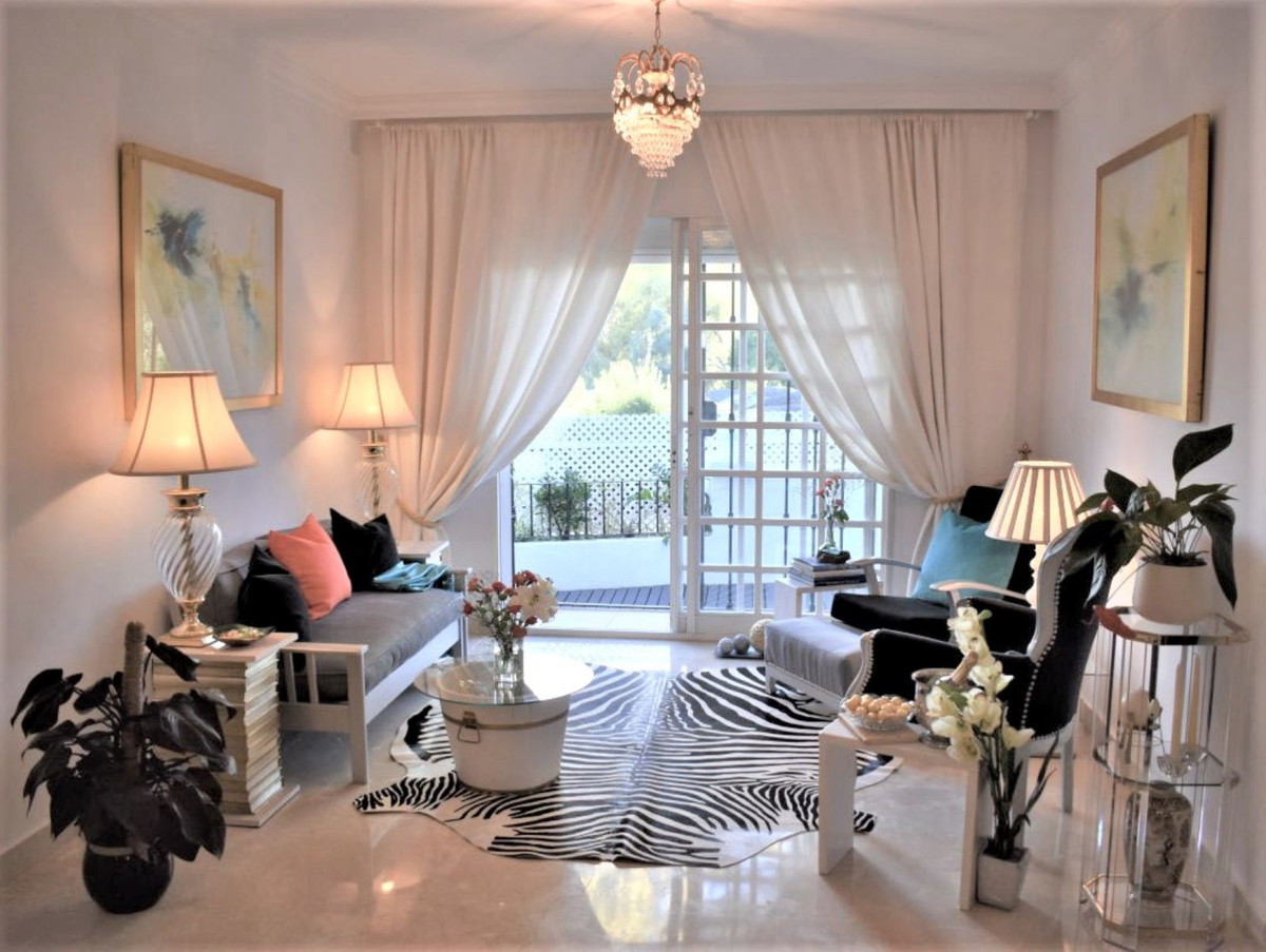 Located in the golfer's paradise Aloha area, this sleek and cosy townhouse is right next to the, Spain