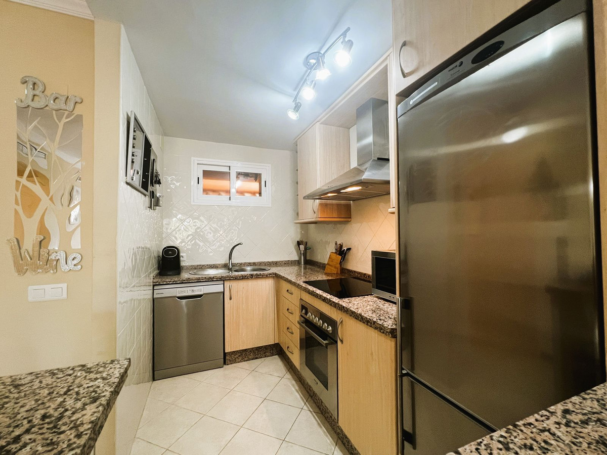 Appartement te koop in Elviria R4327090