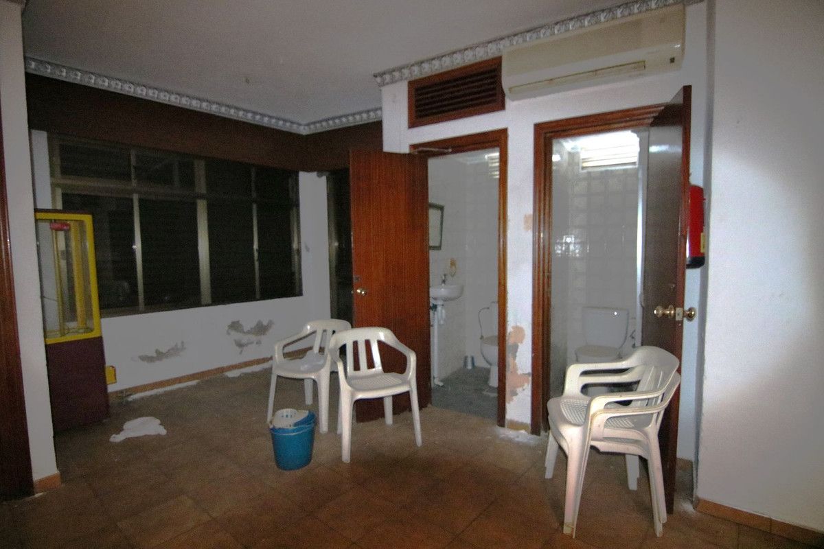 Apartment Middle Floor in Guaro, Costa del Sol
