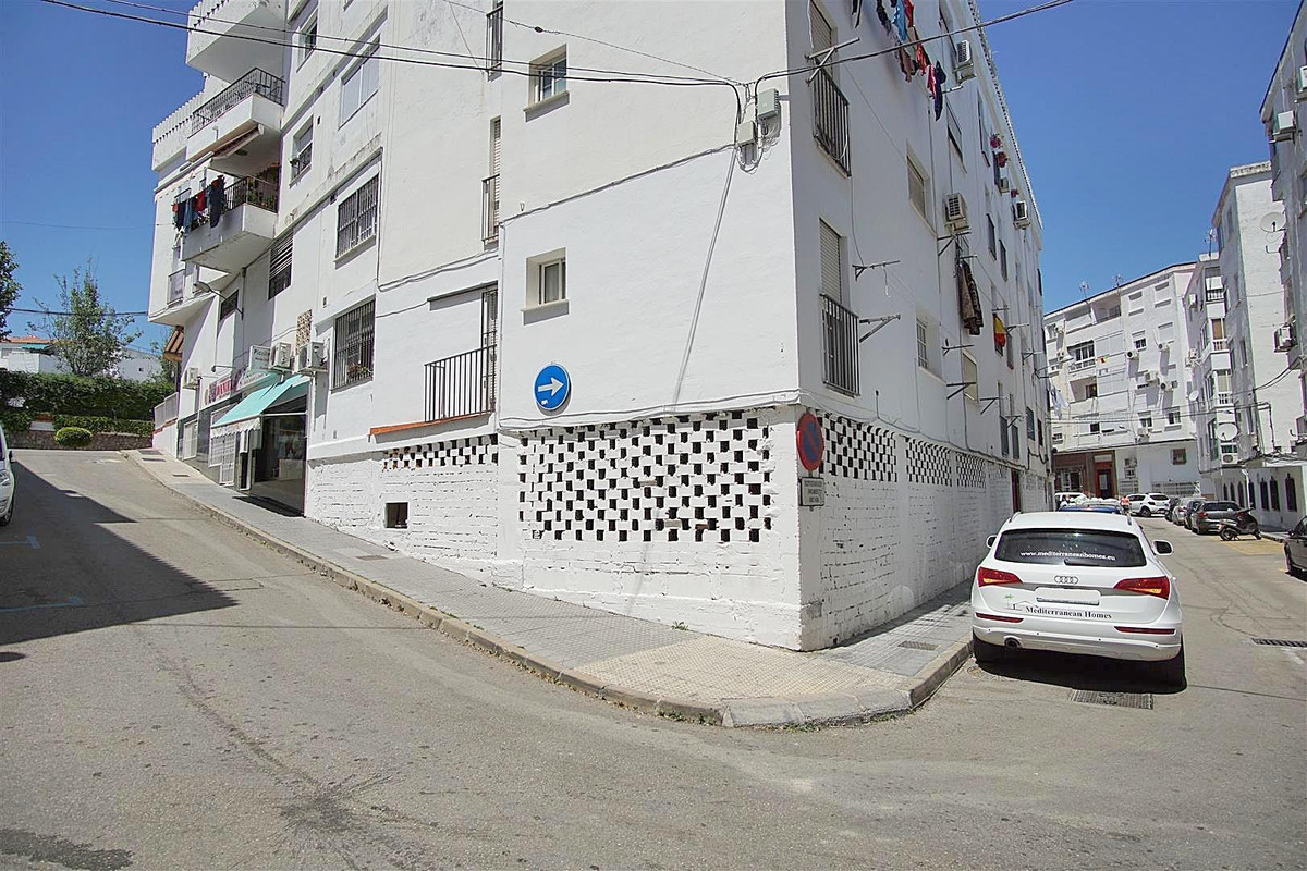 0 bed, 0 bath Commercial - Garage - for sale in Alhaurín el Grande, Málaga, for 175,000 EUR