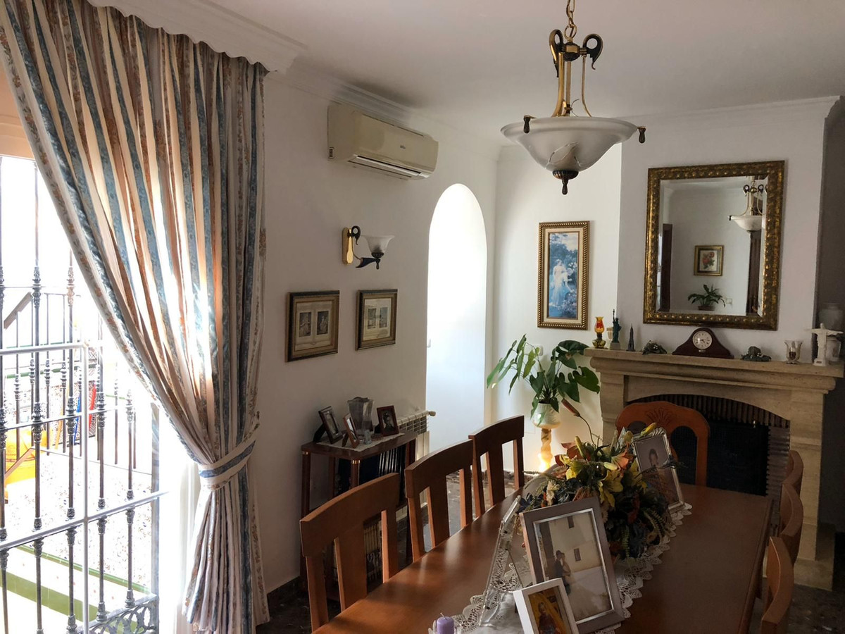 Traditional semi-detached townhouse located in the centre of Estepona town. House with many possibil, Spain