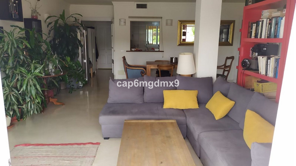 Apartment Middle Floor in La Quinta, Costa del Sol
