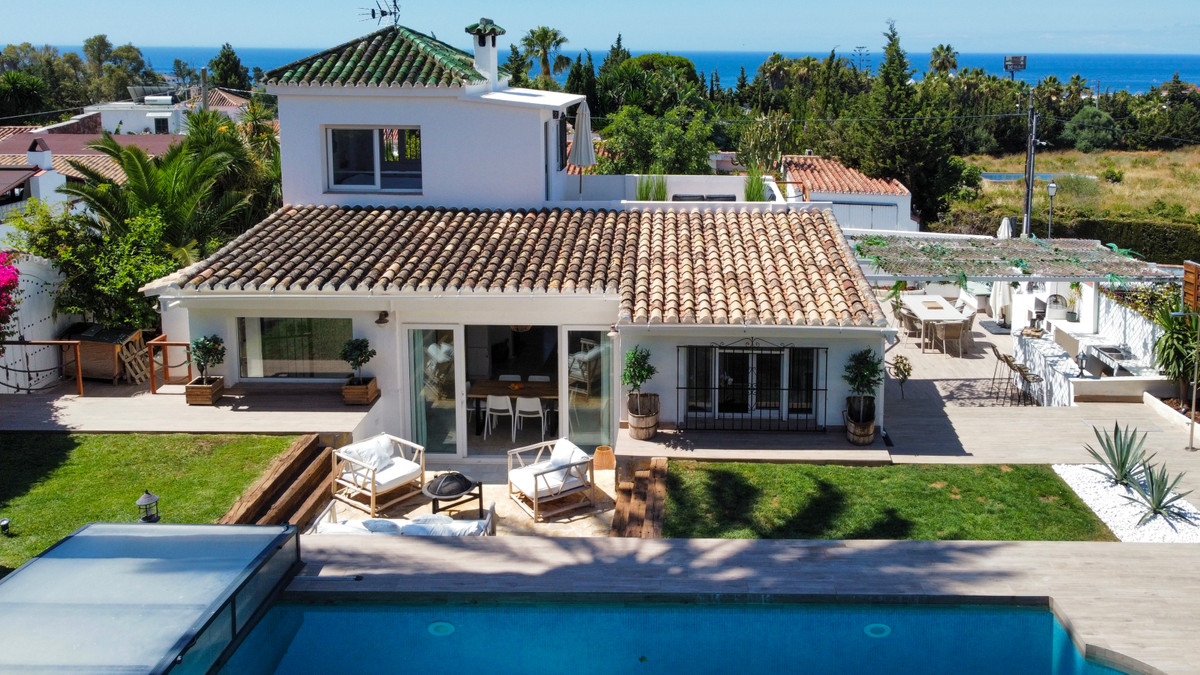 						Villa  Individuelle
													en vente 
																			 à Marbella
					