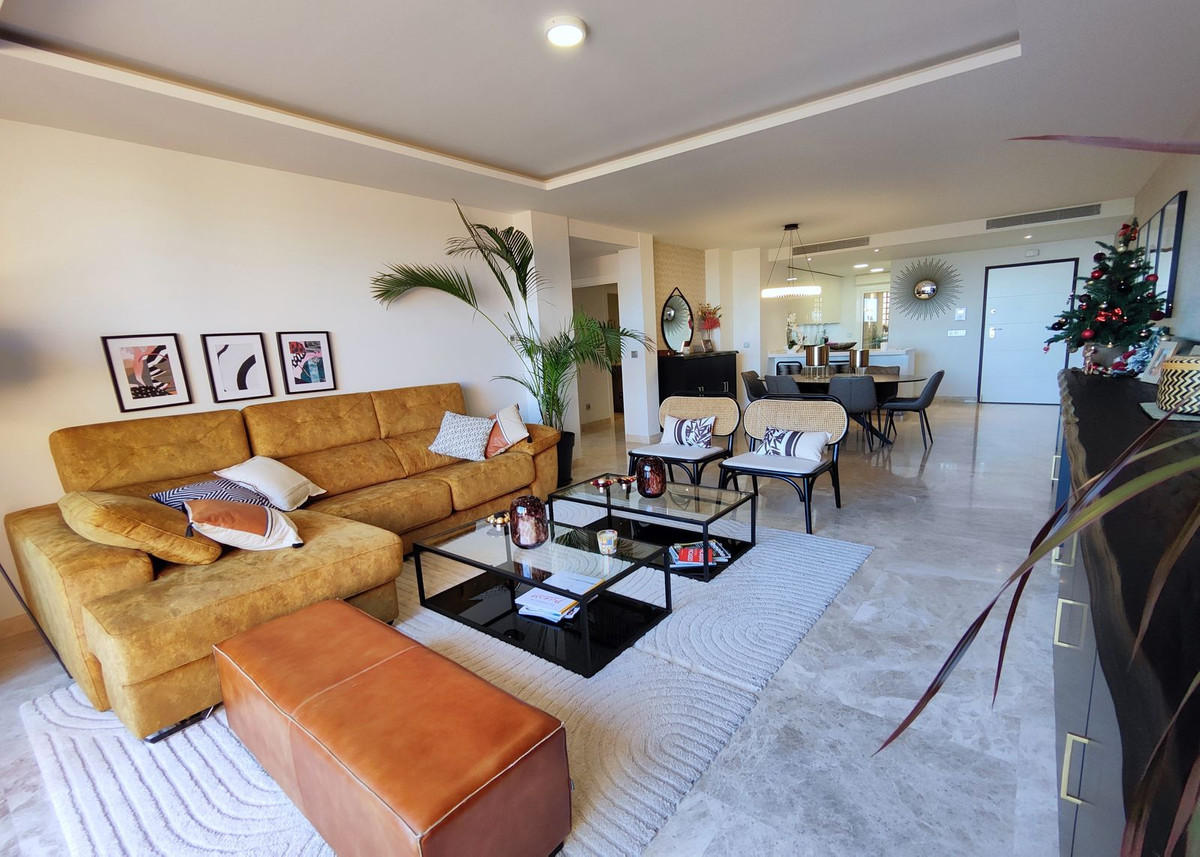 Apartment Penthouse Duplex in Nueva Andalucía, Costa del Sol
