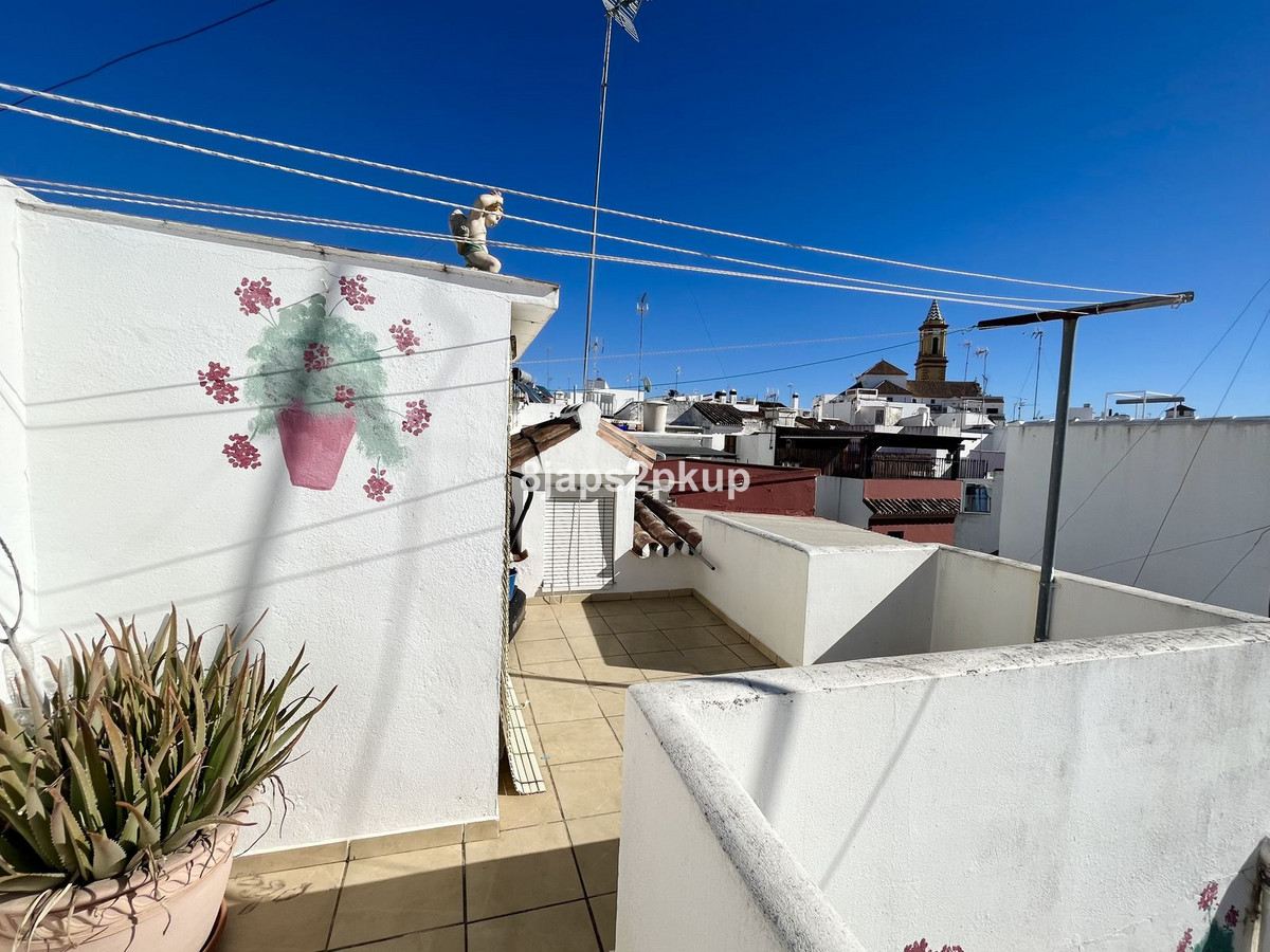 2 bed Townhouse for sale in Estepona