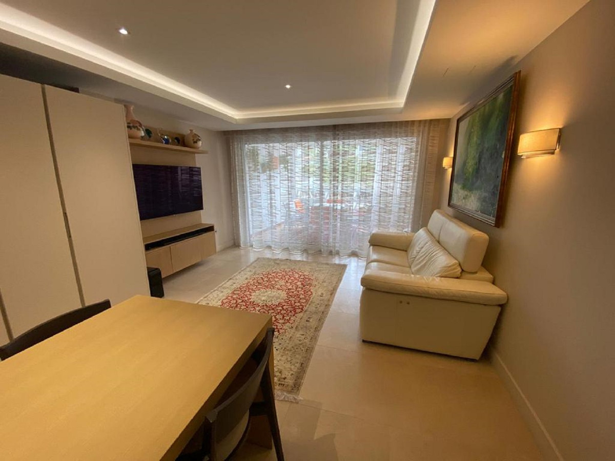 Apartment Middle Floor in The Golden Mile, Costa del Sol
