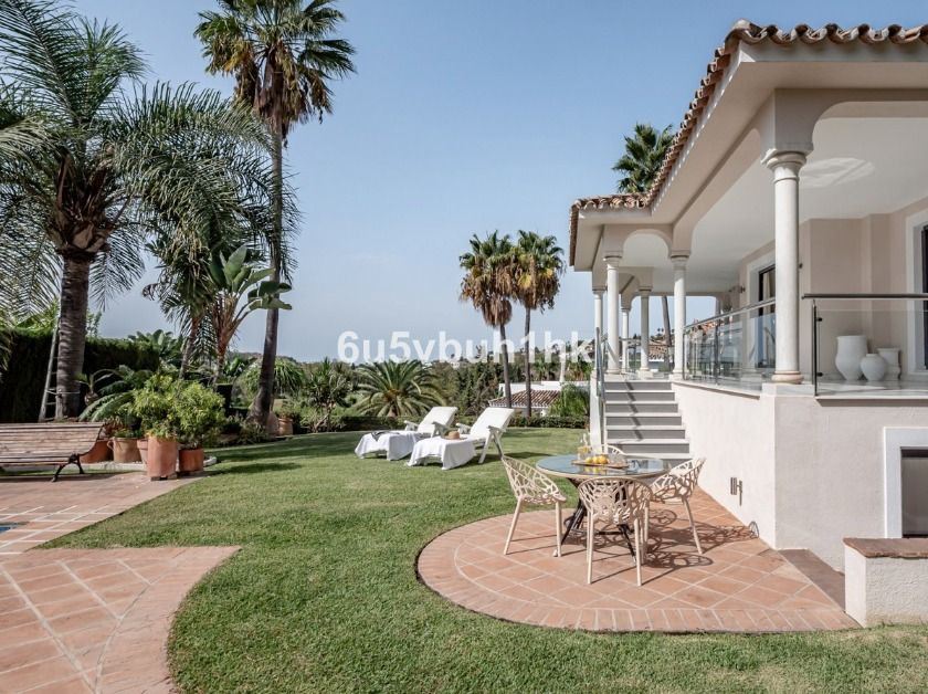 Detached Villa for sale in Marbella R4445791