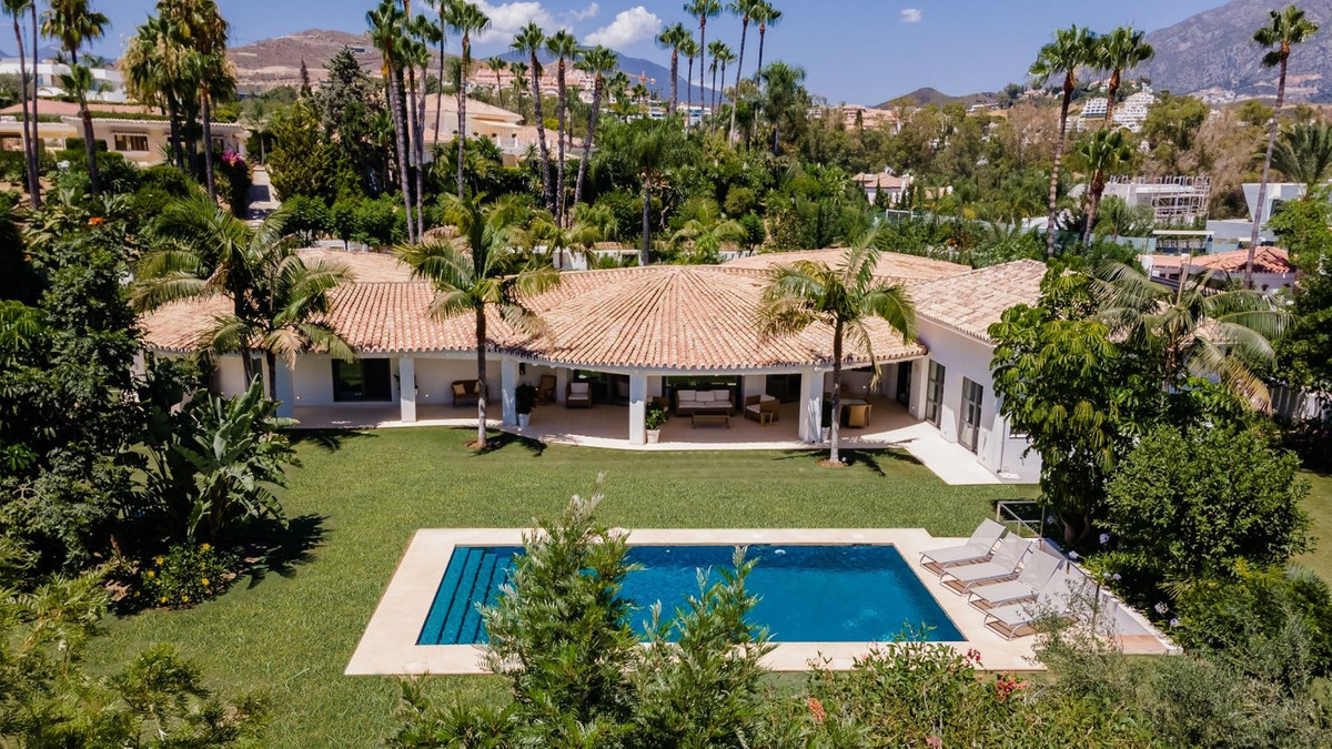 Villa in Marbella, Costa del Sol, Málaga on Costa del Sol En venta