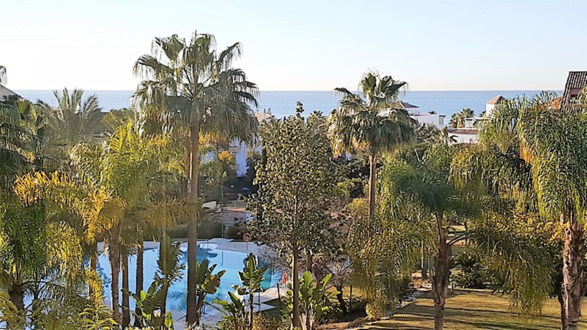  Apartamento, Planta Media  en venta    en Bahía de Marbella