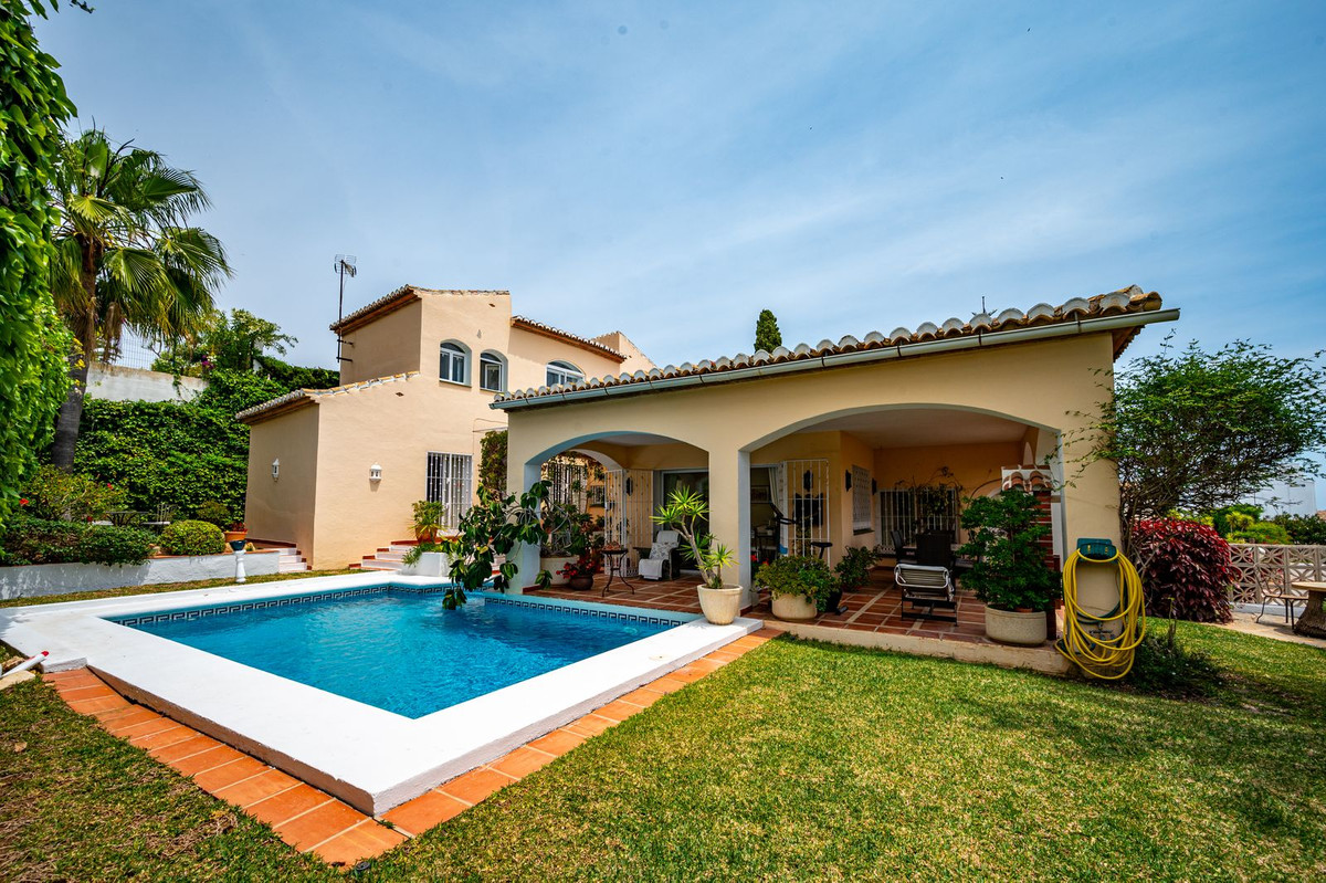 Villa zu verkaufen in Riviera del Sol R4721197