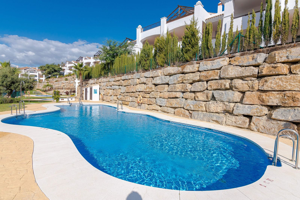 						Apartment  Middle Floor
																					for rent
																			 in Casares Playa
					