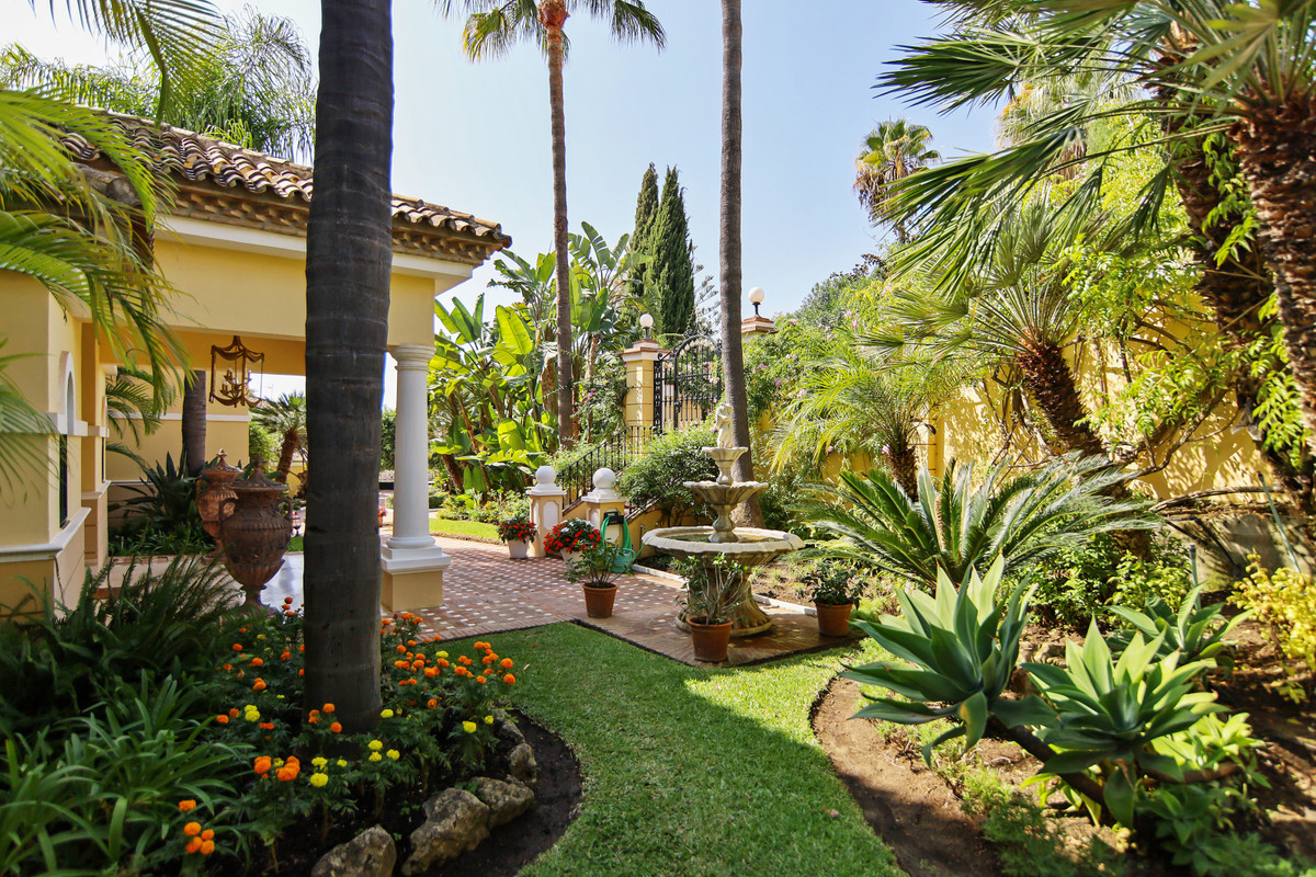 Villa Individuelle à El Paraiso, Costa del Sol
