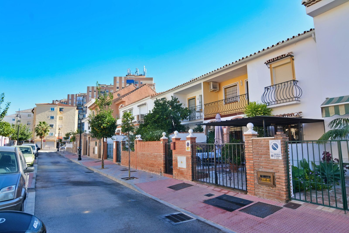 4 Bedroom Detached Villa For Sale Fuengirola, Costa del Sol - HP4554640