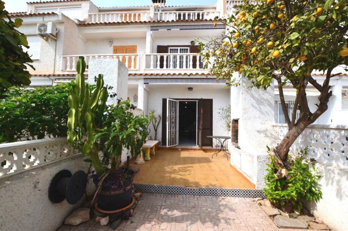 This south facing property is located in La Zenia and is only 450 meters from the sea. Built over th, Spain