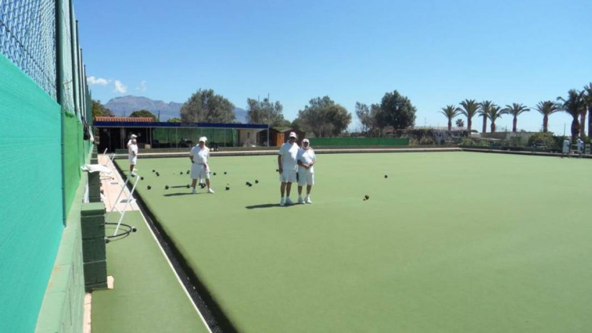 Tennis Club in full swing with regular customers and ongoing tournaments. It has 5 tennis courts, 1 , Spain