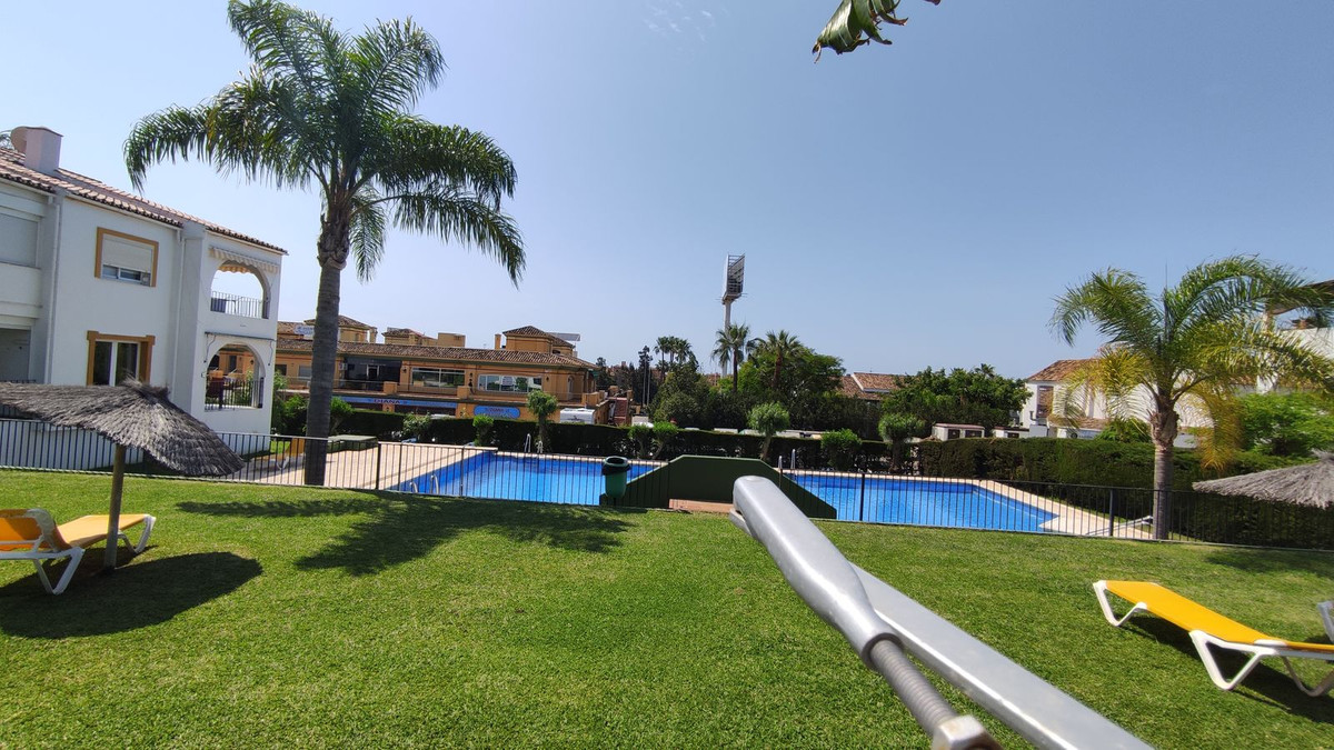 Middle Floor Apartment for sale in Diana Park, Costa del Sol