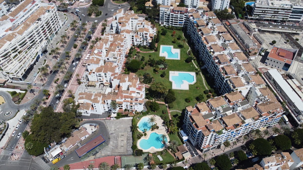 Puerto Banus. Opportunity! reduced price!
Modern 2 bedrooms, 2 bathrooms apartment on the first floo, Spain
