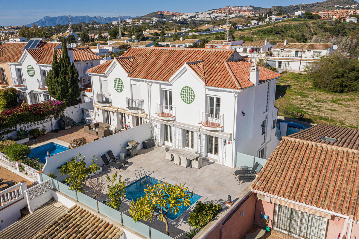 						Villa  Semi Detached
													for sale 
																			 in Calahonda
					