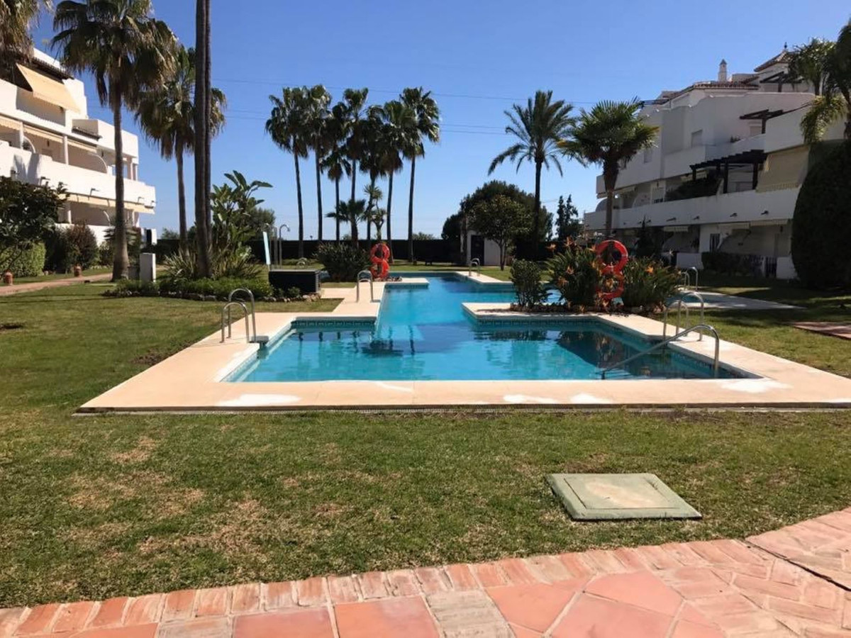 Flat for sale in Marbella, urbanization Jardines de la Sierra. Close to all amenities and a few mete, Spain