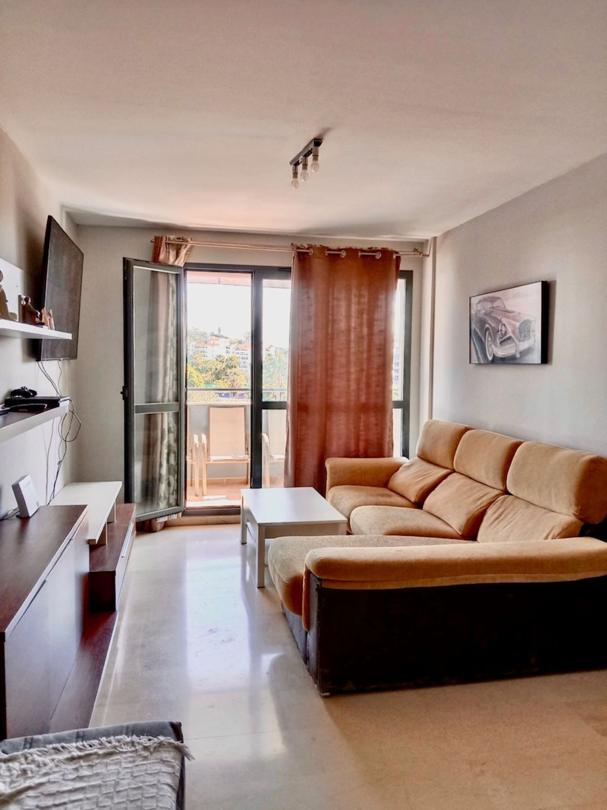 Middle Floor Apartment, Nueva Andalucia, Costa del Sol.
3 Bedrooms, 2 Bathrooms, Built 90 m², Terrac, Spain