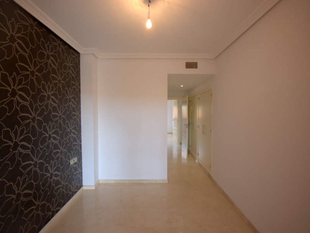 Appartement te koop in Casares R4181344