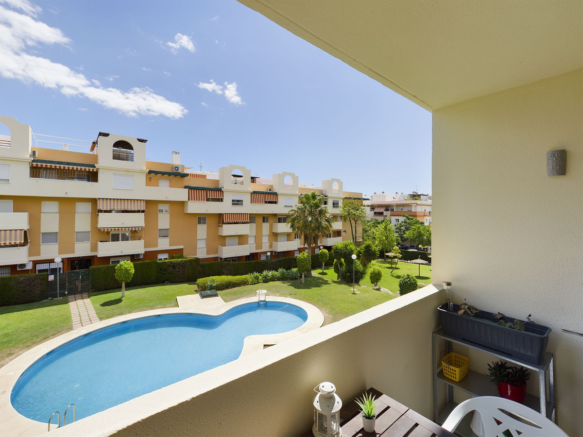 Walking distance to the beach and Estepona centre!