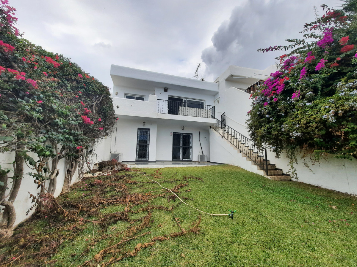 Maison Jumelée Mitoyenne à Cabopino, Costa del Sol
