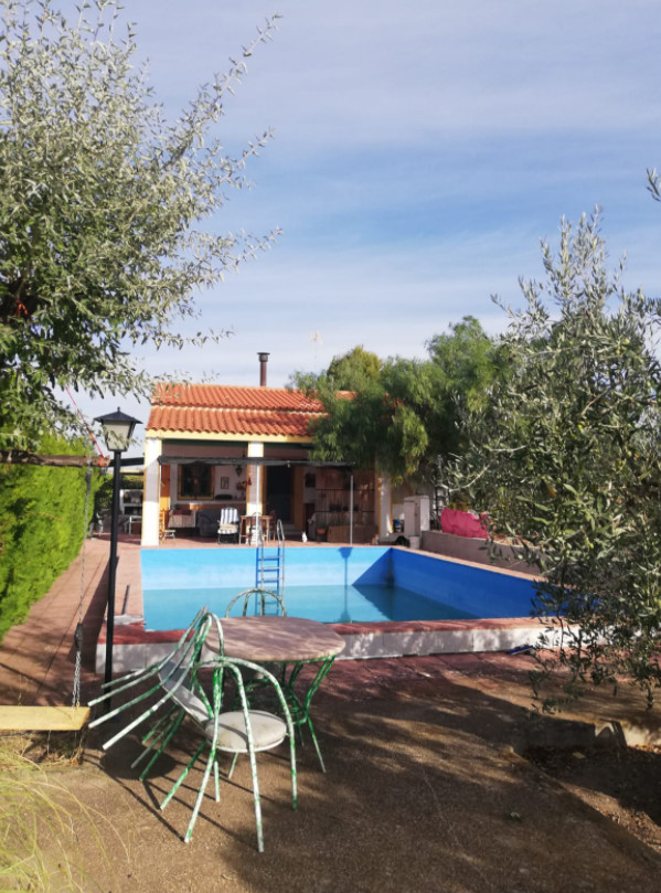 This is a charming country property located in its own plot of 5000 m² offering three bedrooms, one , Spain