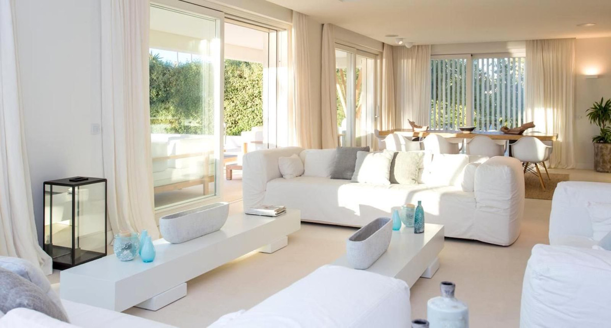 6 bedroom Villa For Sale in The Golden Mile, Málaga - thumb 3