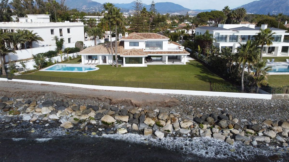 R4228228: Villa  in Guadalmina Baja