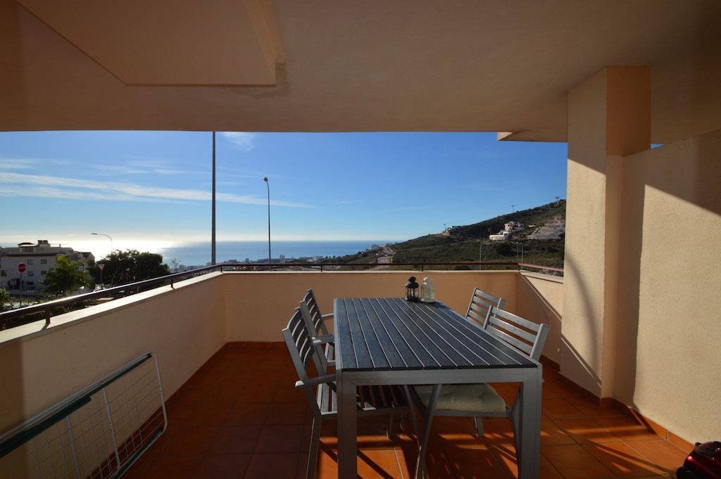 2 bed Apartment for sale in Benalmadena