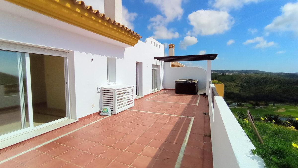 Views that take your breath away. Large terrace of about 35 square meters facing south and open view, Spain