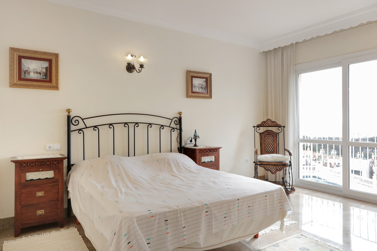5 bedroom Villa For Sale in Costa del Sol, Málaga - thumb 21