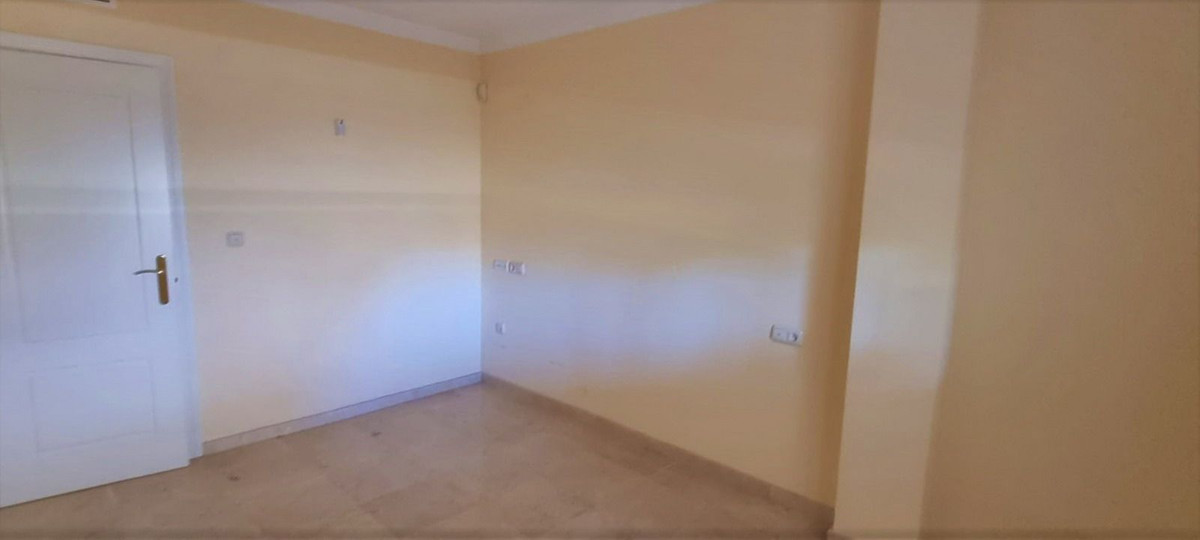 Apartment Middle Floor in Río Real, Costa del Sol
