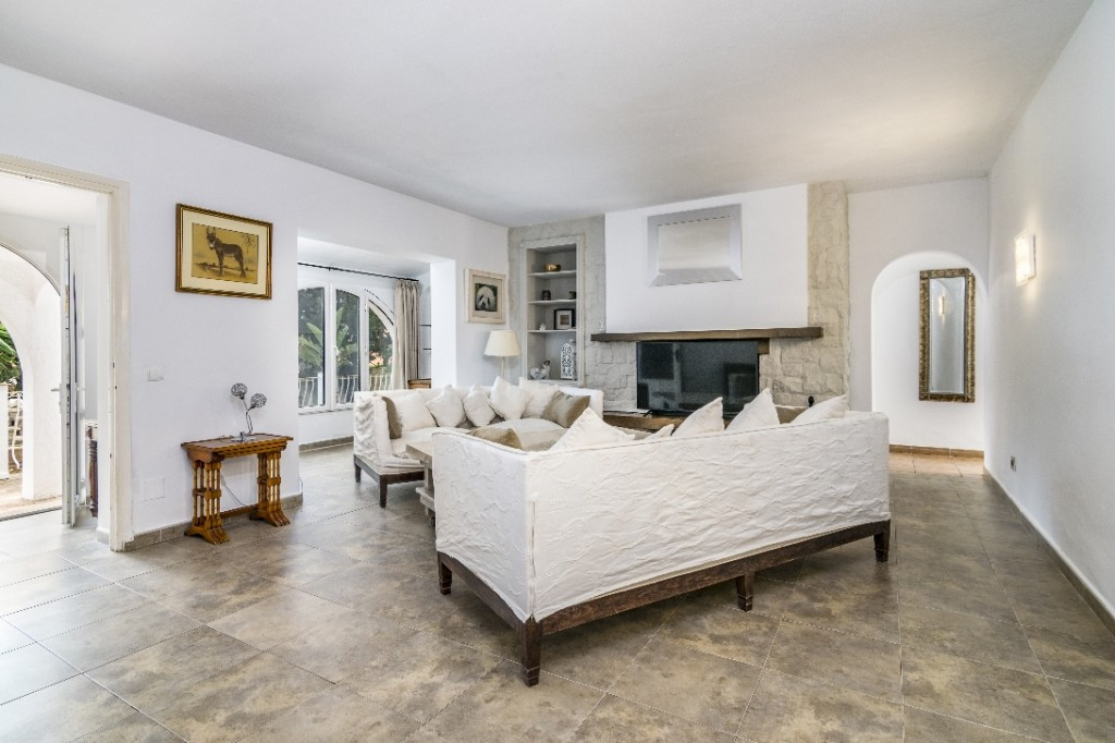 4 bedroom Villa For Sale in Estepona, Málaga