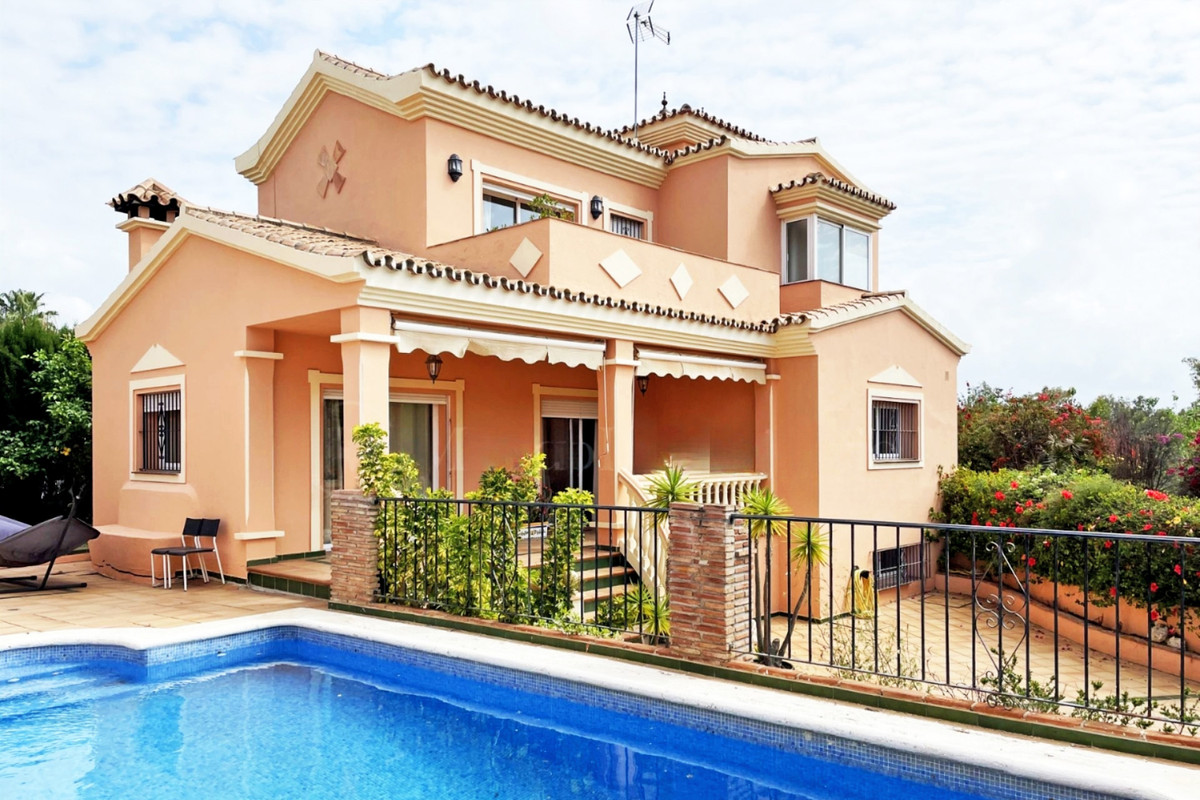 Villa individuelle dans New Golden Mile Revente Costa Del Sol