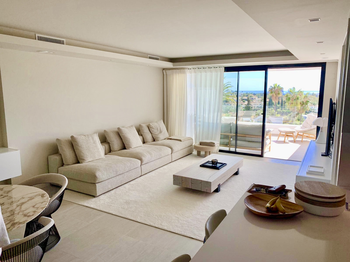 Apartamento en venta en Nueva Andalucía, Costa del Sol
