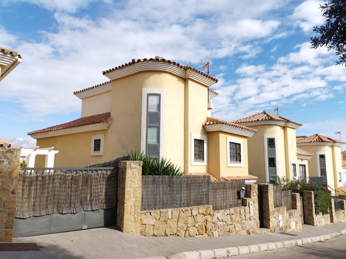 						Villa  Individuelle
													en vente 
																			 à San Luis de Sabinillas
					