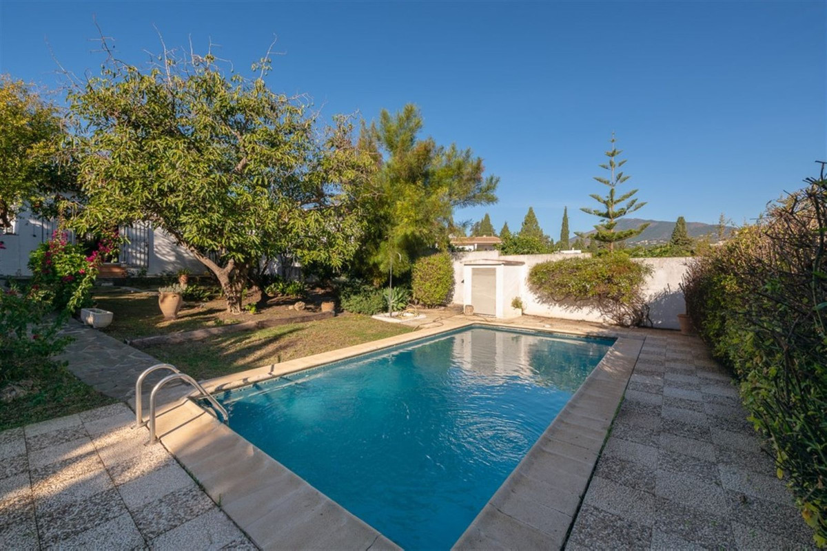 Villa - Chalet en venta en Guadalmina Alta R4604038