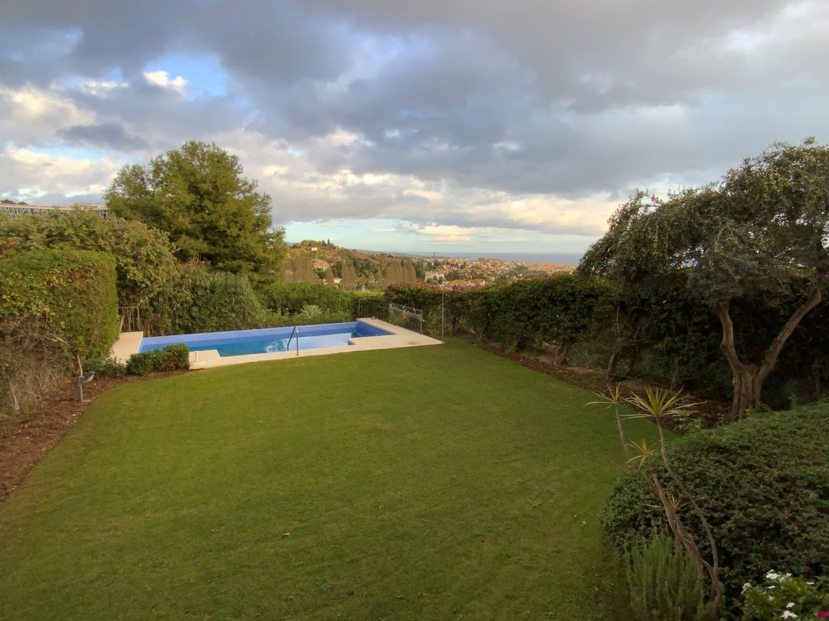 4 bedroom Villa For Sale in Marbella, Málaga