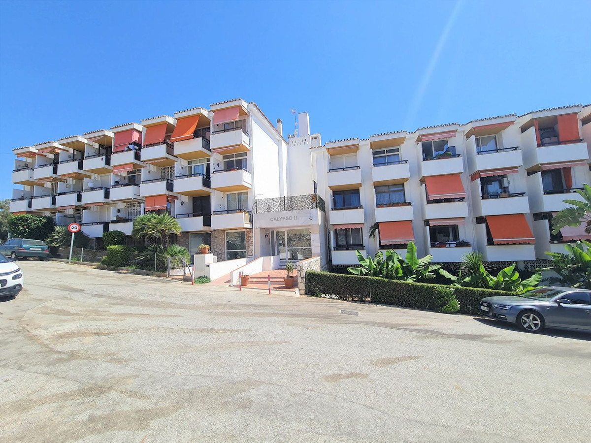 Studio apartment on the fourth floor in Edif. Calypso 2, Mijas Costa.  Built in the 60s with the tou, Spain