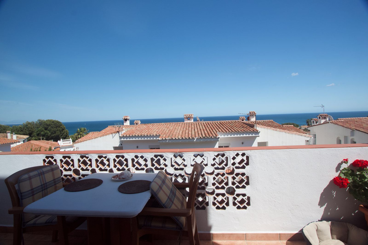 Hacienda Guadalupe is an established and popular residential area on the Duquesa hillside. All ameni, Spain